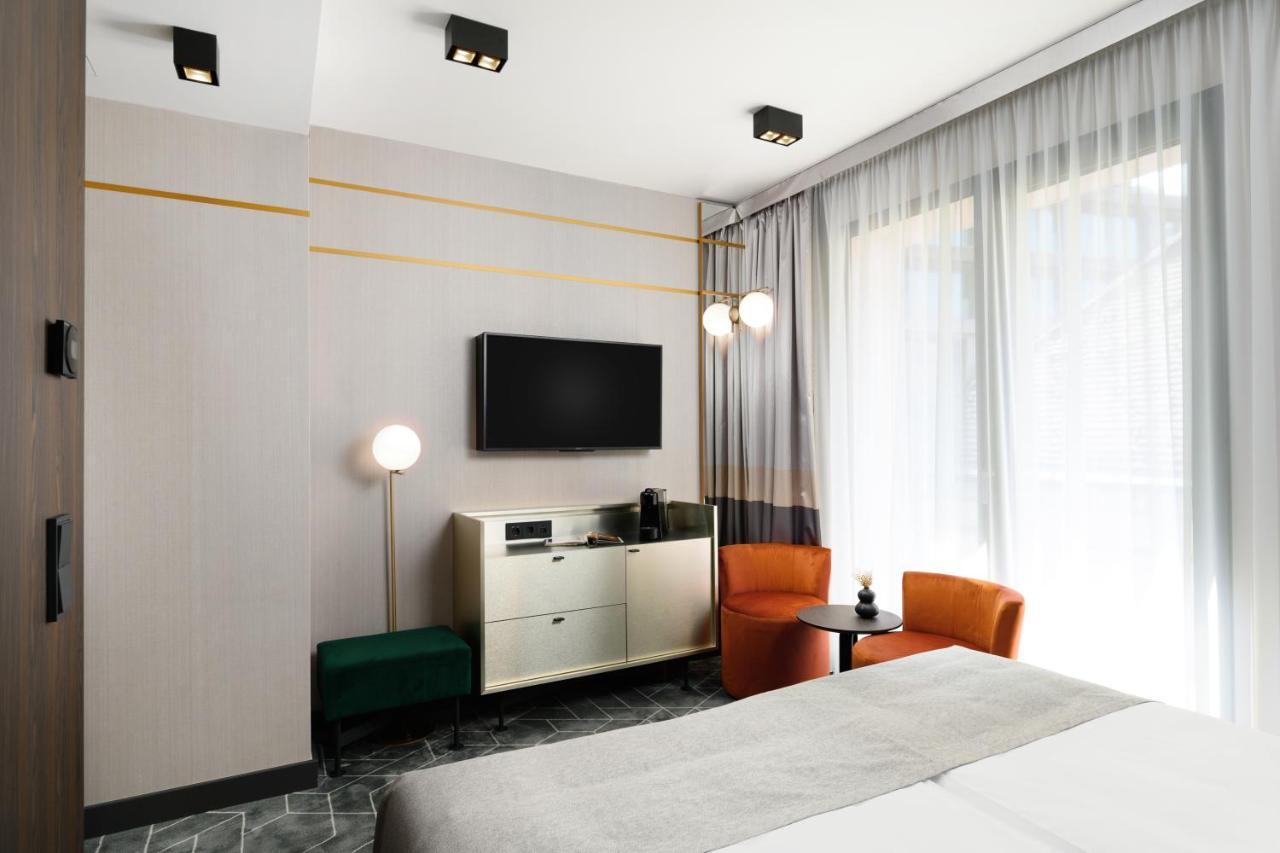 Emerald Hotel By Continental Group Budapeste Exterior foto