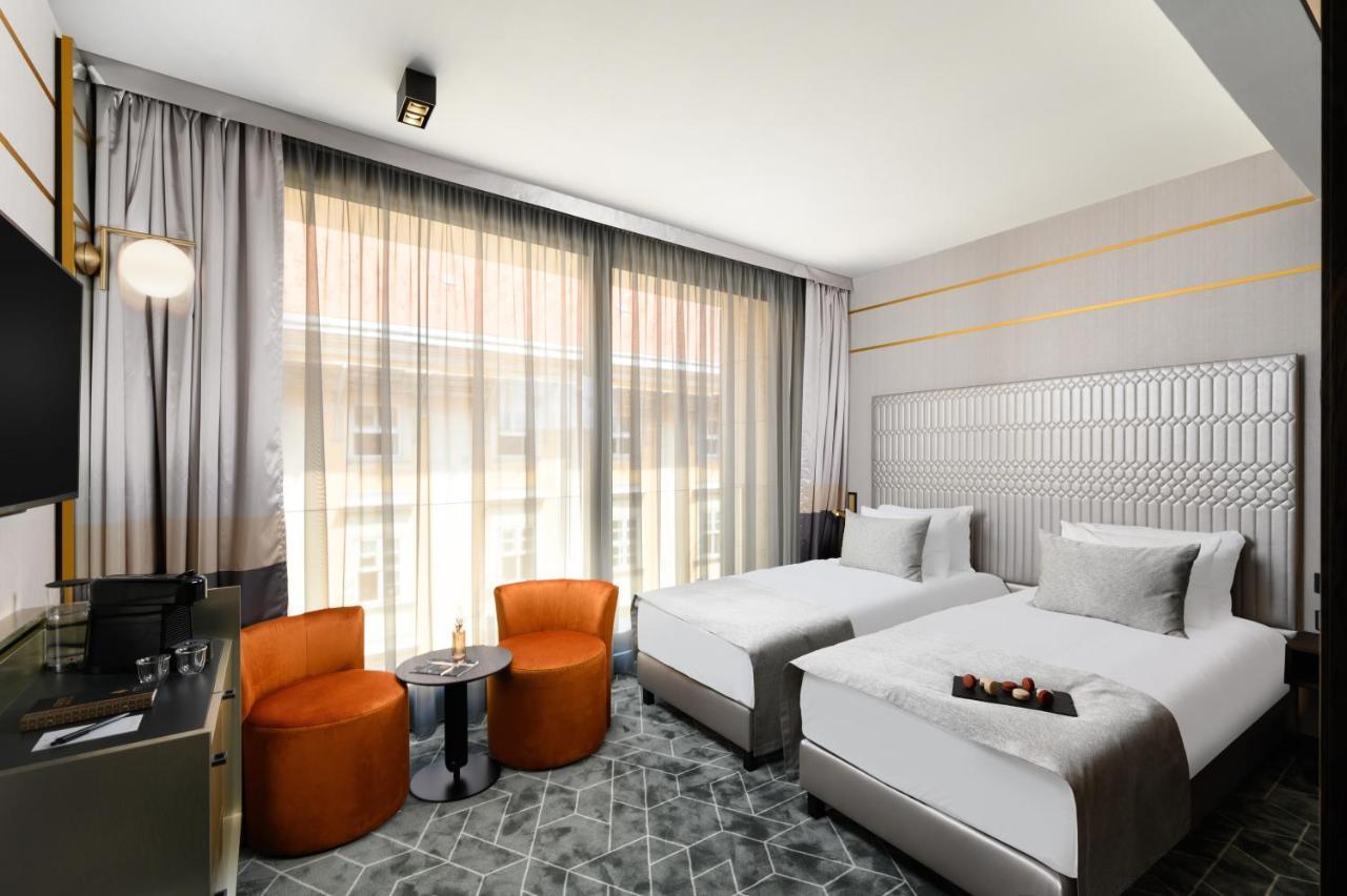 Emerald Hotel By Continental Group Budapeste Exterior foto