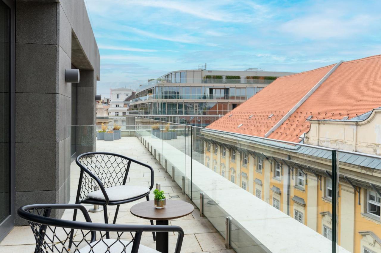 Emerald Hotel By Continental Group Budapeste Exterior foto