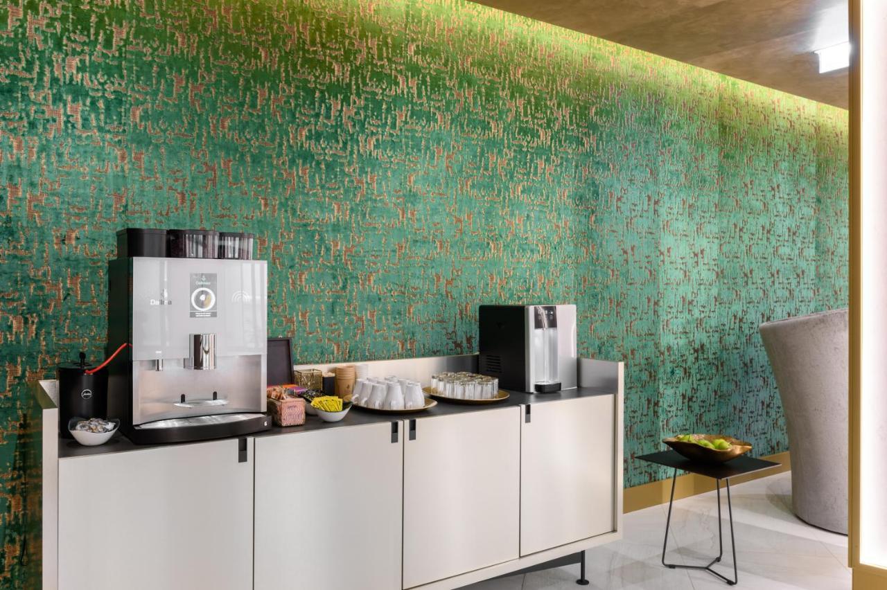 Emerald Hotel By Continental Group Budapeste Exterior foto