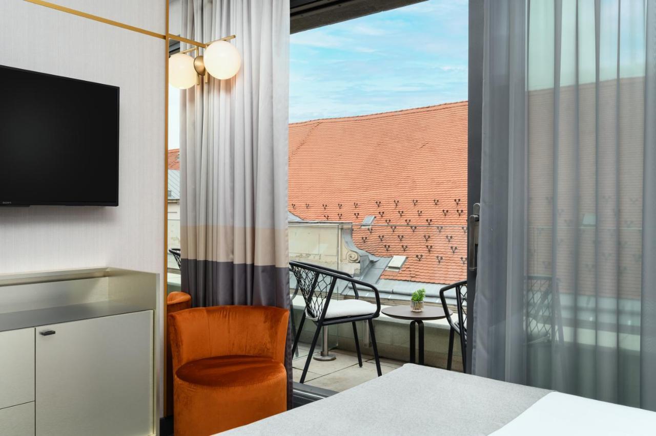 Emerald Hotel By Continental Group Budapeste Exterior foto
